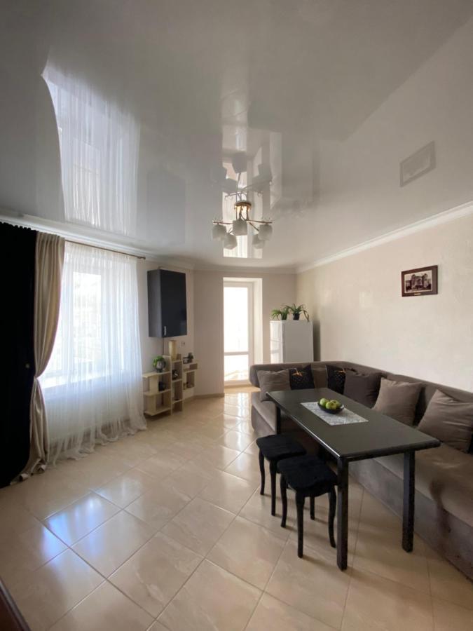 Center Apartment Ternopil Exterior photo
