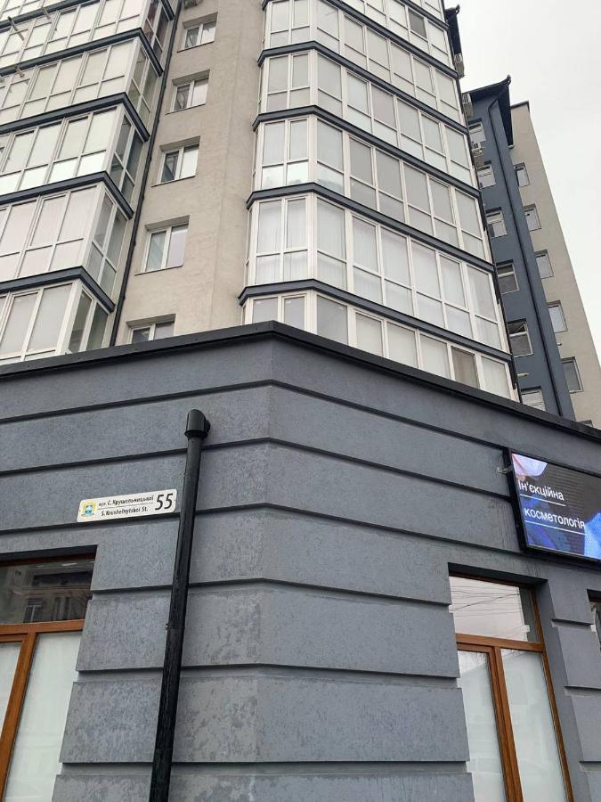 Center Apartment Ternopil Exterior photo